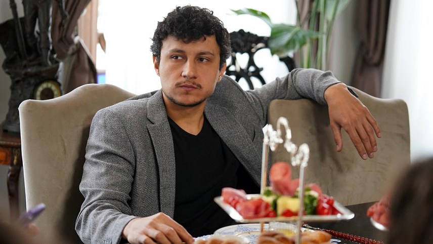 ژانر سریال شهر دور