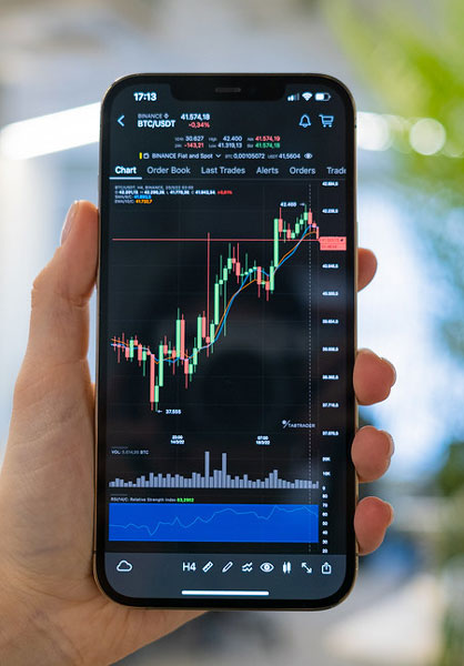 از یک برنامه امنیتی خوب روی گوشی استفاده کنید