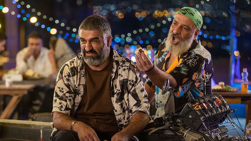 بررسی فیلم دایناسور مسعود اطیابی